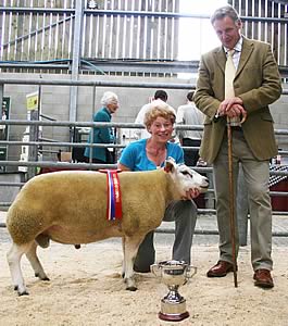 Sue Wilkinson, with her Skipton Beltex supreme champion