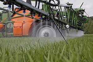 Amazone trailed sprayer