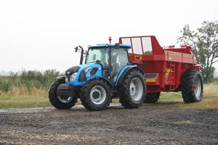 The four-model Landini 5-H T4i tractor range has power outputs from 85-113hp with electronic fuel injection control. Dual Power on TOP versions provides extra muscle for road towing and working pto-driven implements.
