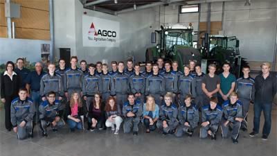 The new trainees at AGCO/Fendt: 5 industrial clerks, 1 IT system integration specialist, 1 system electronics technician, 7 logistics technicians, 15 industrial mechanics, 5 mechatronics fitters